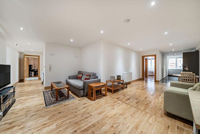 1 Bedroom Flat For Sale In Scarbrook Road, Stoneham House, CR0