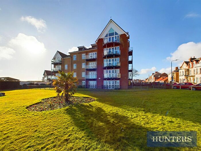 1 Bedroom Flat For Sale In Highcliffe Court, St. Annes Road, Bridlington, YO15