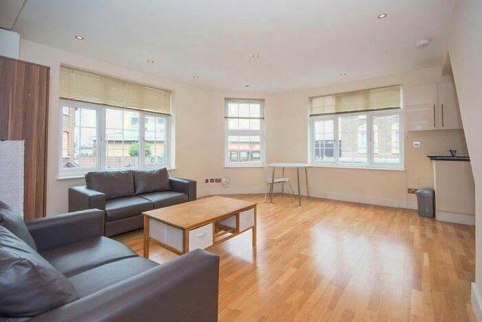 1 Bedroom Flat To Rent In St. Philip Street, London, SW8
