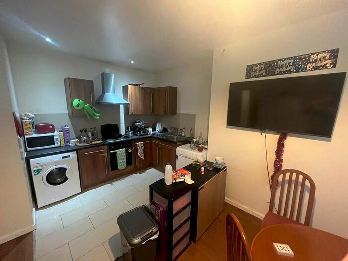 4 Bedroom Property To Rent In North Grange Mount, Leeds, West Yorkshire, LS6