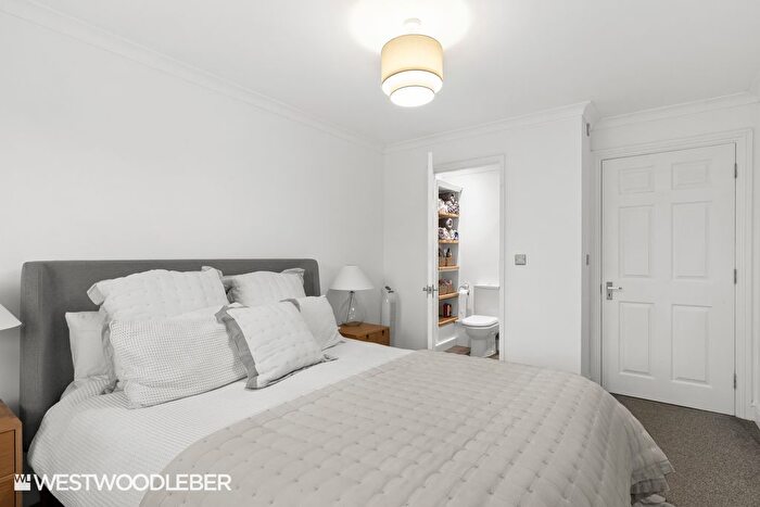 2 Bedroom Flat To Rent In Dixons Court, Crane Mead, Ware, SG12