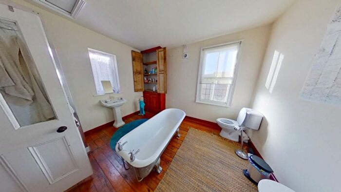 3 Bedroom Semi-Detached House To Rent In Cottesmore Road, Nottingham, NG7