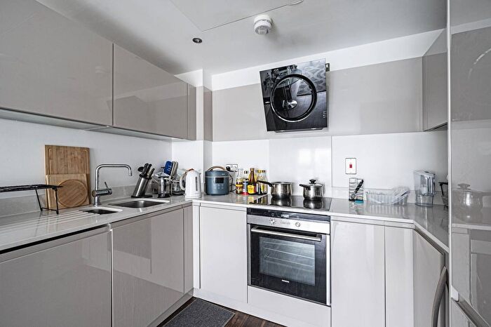 1 Bedroom Flat To Rent In Altitude Point, Aldgate, London, E1