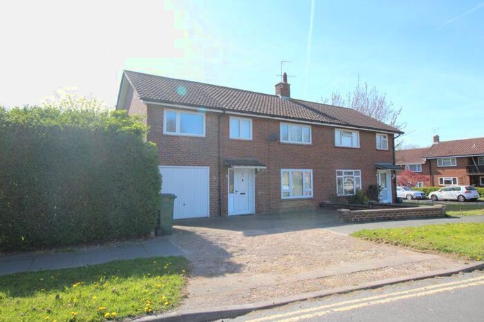 4 Bedroom Semi-Detached House To Rent In Mitchells Road, Crawley, RH10