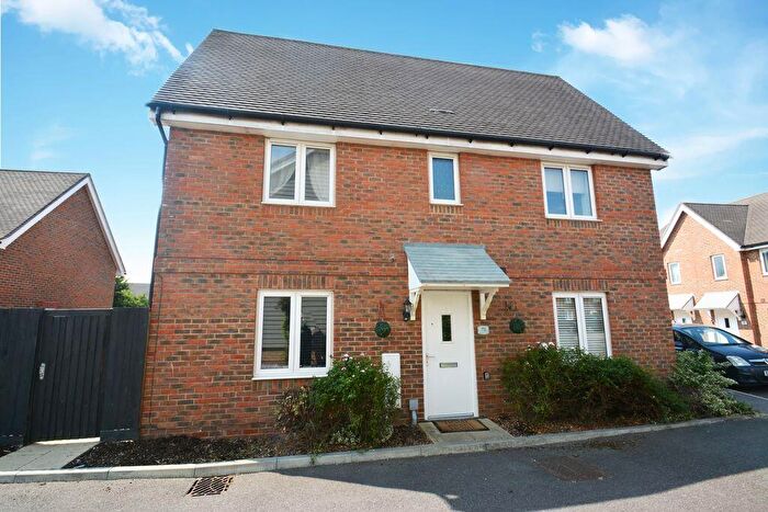 3 Bedroom Terraced House For Sale In Buttercup Avenue, Minster, ME12