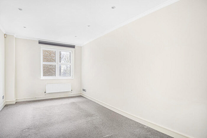 2 Bedroom Apartment To Rent In Rotherhithe Street, London, SE16