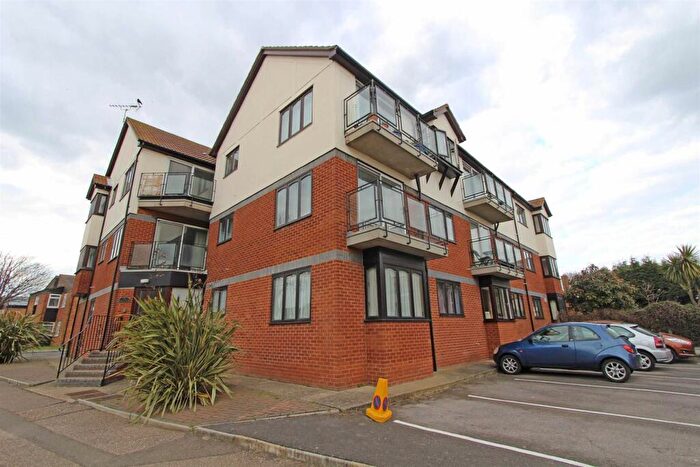 2 Bedroom Flat To Rent In Beach Court, Rampart Terrace, Shoeburyness, SS3