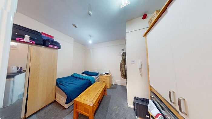 1 Bedroom Flat To Rent In Hyde Park Road, Hyde Park, Leeds, LS6