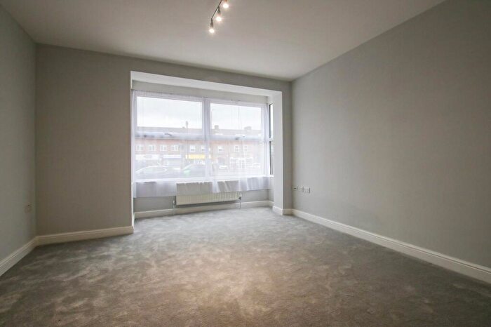 4 Bedroom Semi-Detached House To Rent In Brighton Road, Salfords, Redhill, RH1