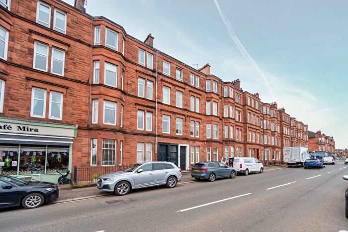 2 Bedroom Flat To Rent In Clarkston Road, Flat -, Muirend, Glasgow, G44