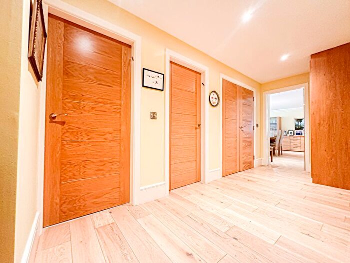 2 Bedroom Flat For Sale In Lyndhurst Road, Mossley Hill, Liverpool, L18