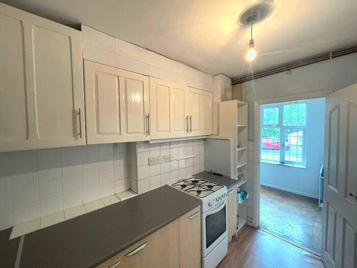 1 Bedroom Duplex To Rent In The Avenue, Potters Bar, Hertfordshire, EN6