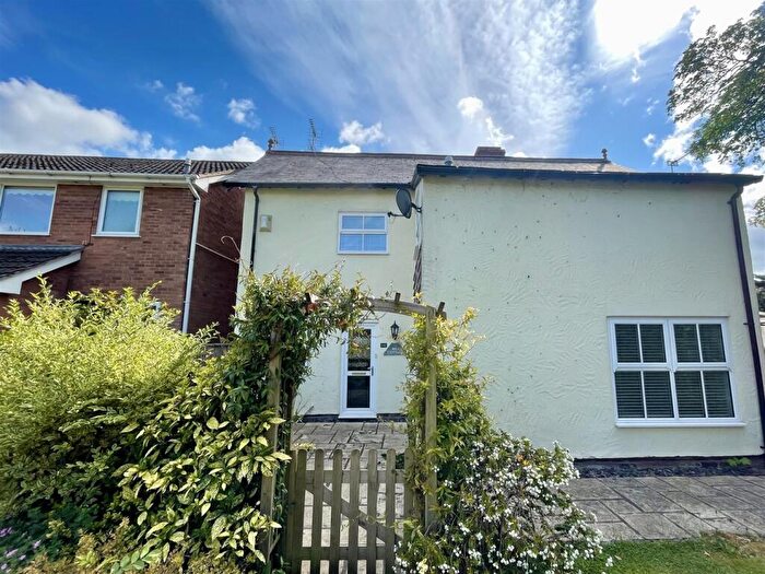 3 Bedroom Character Property For Sale In Old Mill Court, Upton, Chester, CH2