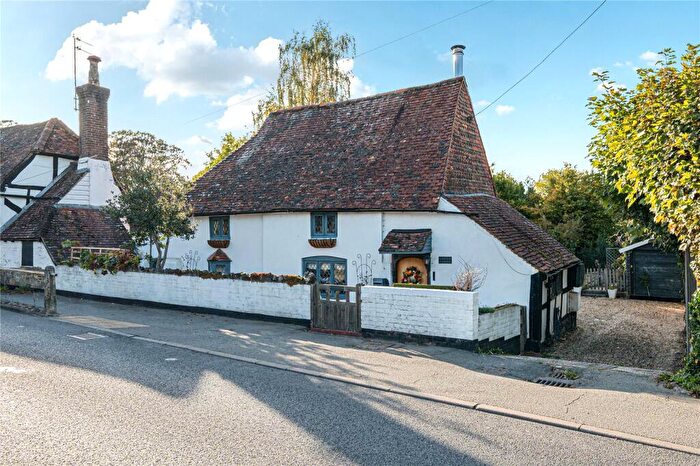 3 Bedroom Detached House For Sale In London Road, Pulborough, RH20