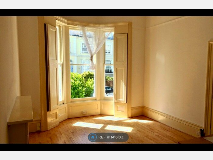 Studio To Rent In Priory Road, London, NW6