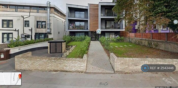 2 Bedroom Flat To Rent In South Park Hill Road, South Croydon, CR2