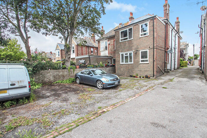 1 Bedroom Flat To Rent In St. Michaels Road, Worthing, BN11