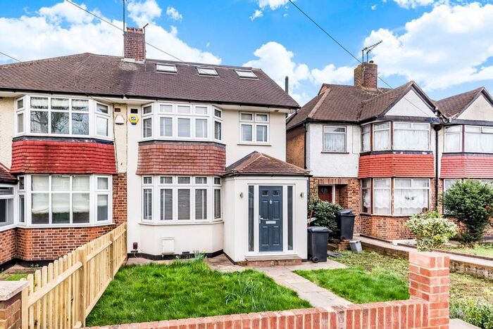 4 Bedroom Semi-Detached House To Rent In Jevington Way, London SE12