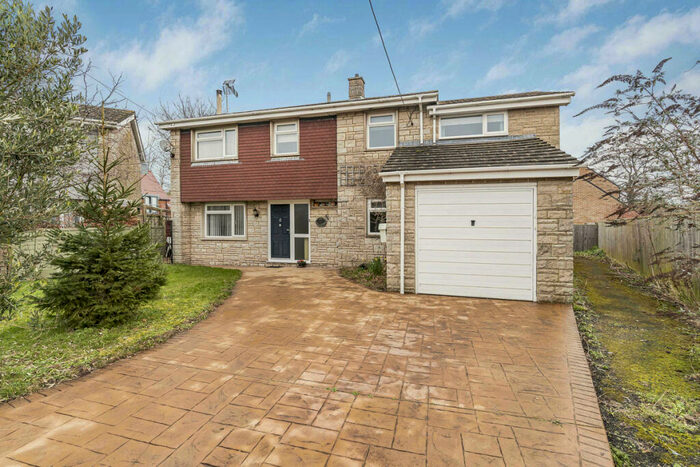 4 Bedroom Detached House For Sale In Manor Close, Chilton, OX11