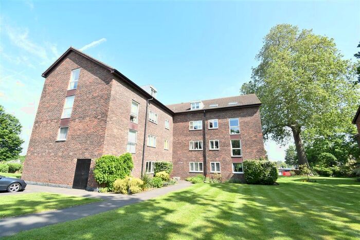 2 Bedroom Flat To Rent In Hillrise, Manor Road, Walton-On-Thames, KT12