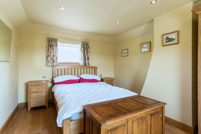 4 Bedroom Detached House For Sale In Northend, Henley-on-Thames, RG9
