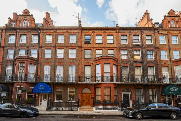 2 Bedroom Flat To Rent In Nottingham Place, Marylebone, London, W1U