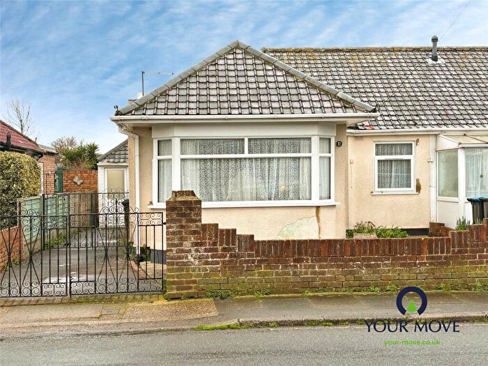 2 Bedroom Bungalow For Sale In Coxes Lane, Ramsgate, Kent, CT12