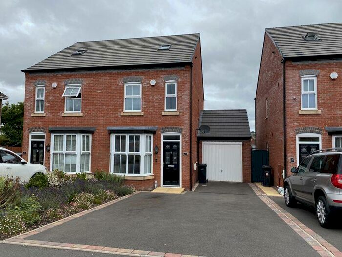 3 Bedroom Semi-Detached House To Rent In Hopyard Lane, Gornal, DY3