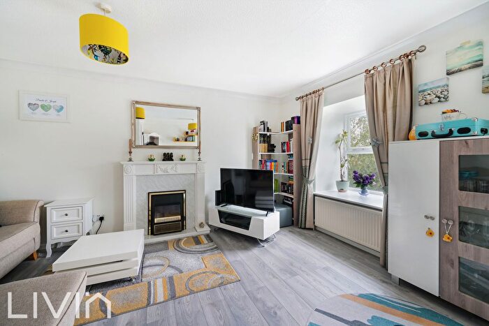 2 Bedroom Flat For Sale In St. Augustines Avenue, South Croydon, CR2