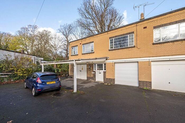 1 Bedroom Flat For Sale In Heath Rise, Putney, London, SW15