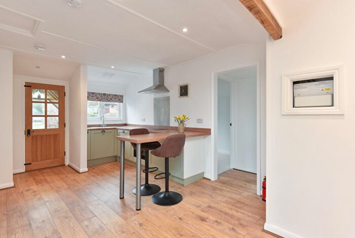 2 Bedroom Bungalow For Sale In Railway Hill, Barham, CT4