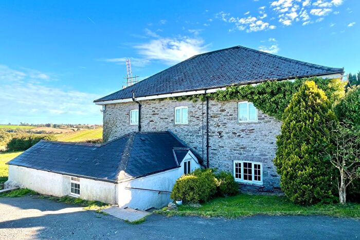 5 Bedroom Farmhouse To Rent In Plympton, Devon, PL7