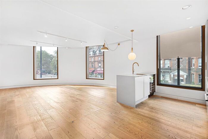 2 Bedroom Flat To Rent In Swains Lane, Highgate, London, N6