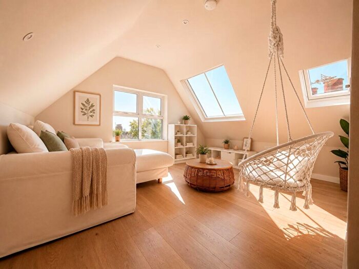 1 Bedroom Flat For Sale In Plymouth Road, Penarth, The Vale Of Glamorgan., CF64