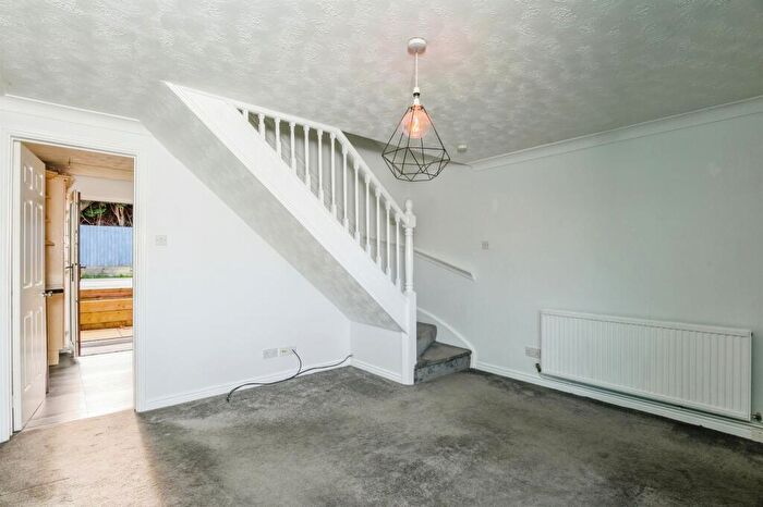 2 Bedroom End Of Terrace House For Sale In Bridle Road, Hereford, HR4