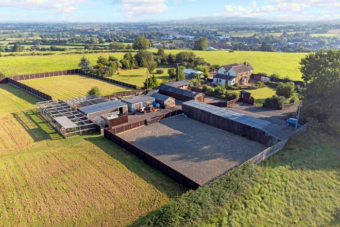 4 Bedroom Detached House For Sale In Elstub Lane, Dursley, GL11