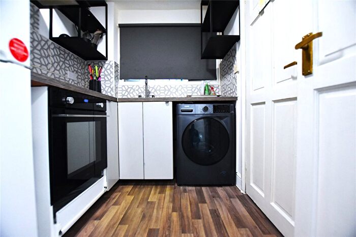 1 Bedroom Flat To Rent In London Road, Norbury, SW16