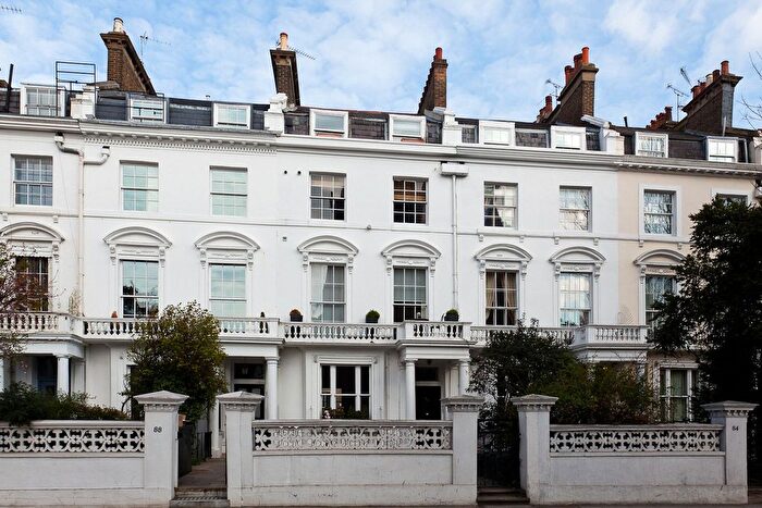 1 Bedroom Flat For Sale In Kensington Church Street, London, W8
