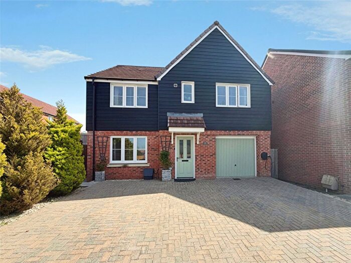 5 Bedroom Detached House For Sale In Saddle Way, Andover, Hampshire, SP11