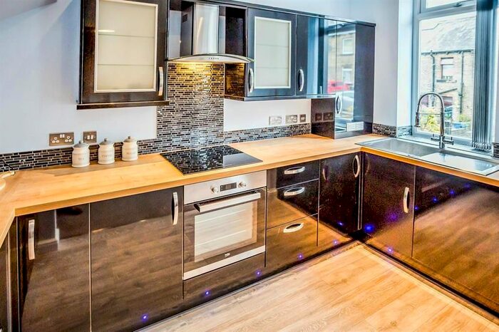 2 Bedroom Property To Rent In Copley Avenue, Halifax, HX2