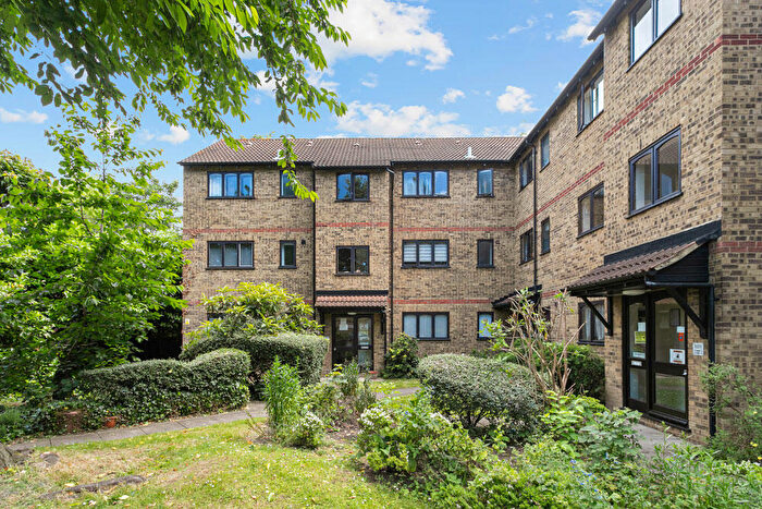 1 Bedroom Flat To Rent In Fillebrook Road, Leytonstone, E11