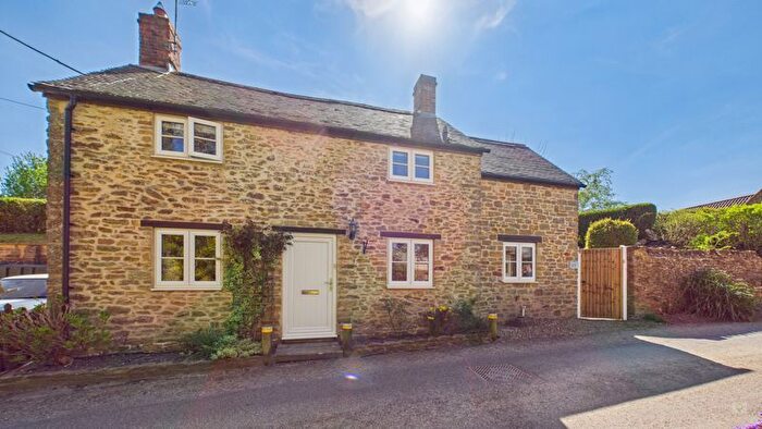2 Bedroom Cottage For Sale In Duckpool Lane, West Chinnock, Somerset, TA18