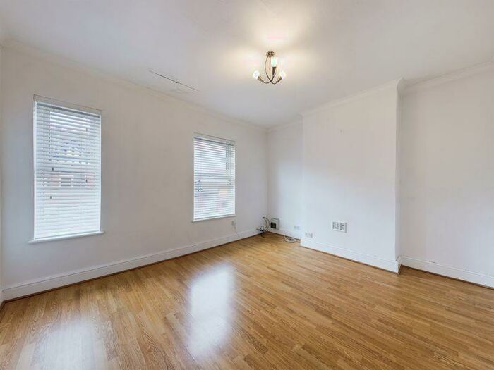 1 Bedroom Apartment To Rent In Gloucester Road, Urmston, Manchester, M41