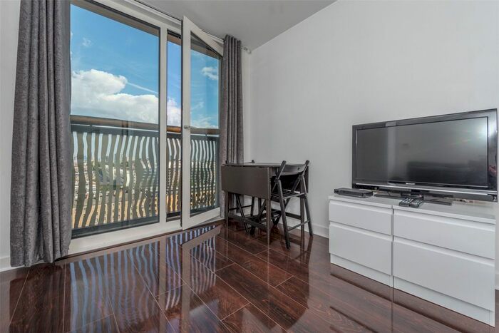 1 Bedroom Flat To Rent In Woods House, Grosvenor Waterside, Chelsea, SW1W