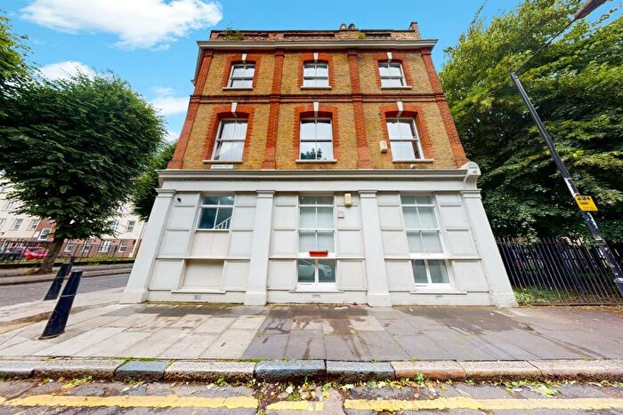2 Bedroom Apartment To Rent In Gosset Street, Bethnal Green, E2