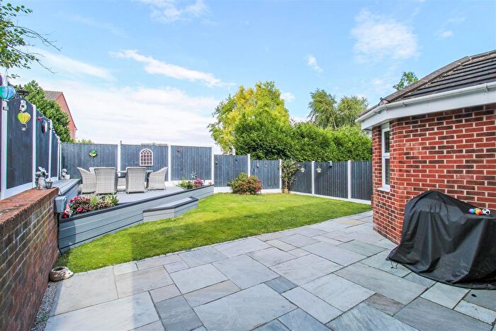 4 Bedroom Detached House For Sale In Orchard Way, Castleford, WF10