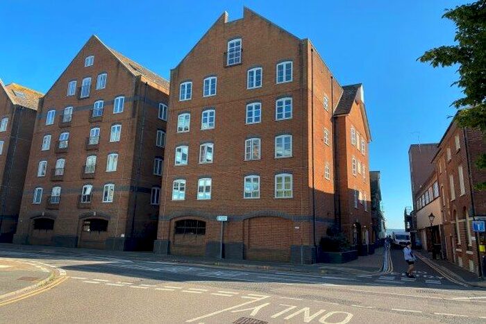 Studio To Rent In Castle Street, Poole, BH15