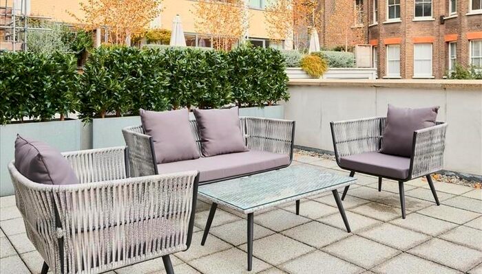 2 Bedroom Flat To Rent In - Young Street, London, W8