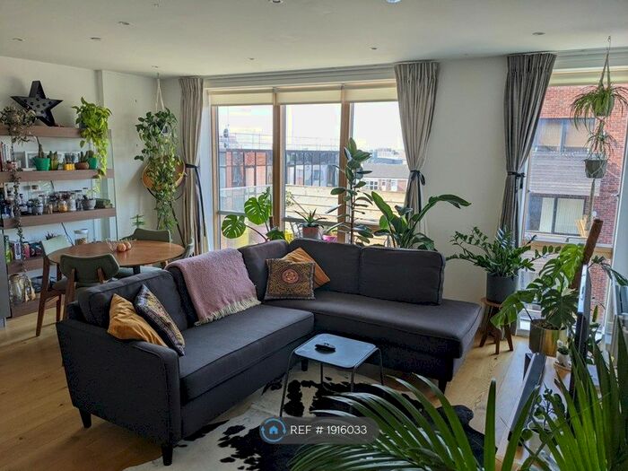 2 Bedroom Flat To Rent In Hoey Court, London, E3