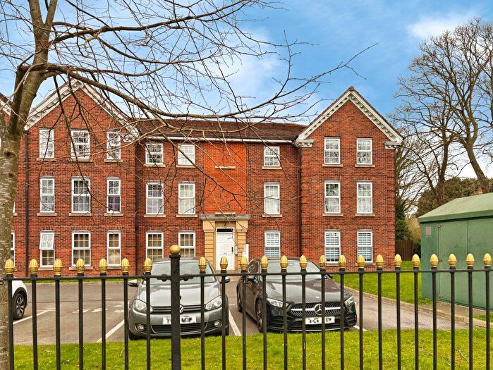 2 Bedroom Flat For Sale In Dunsley House, Hessle Road, Hull, HU4